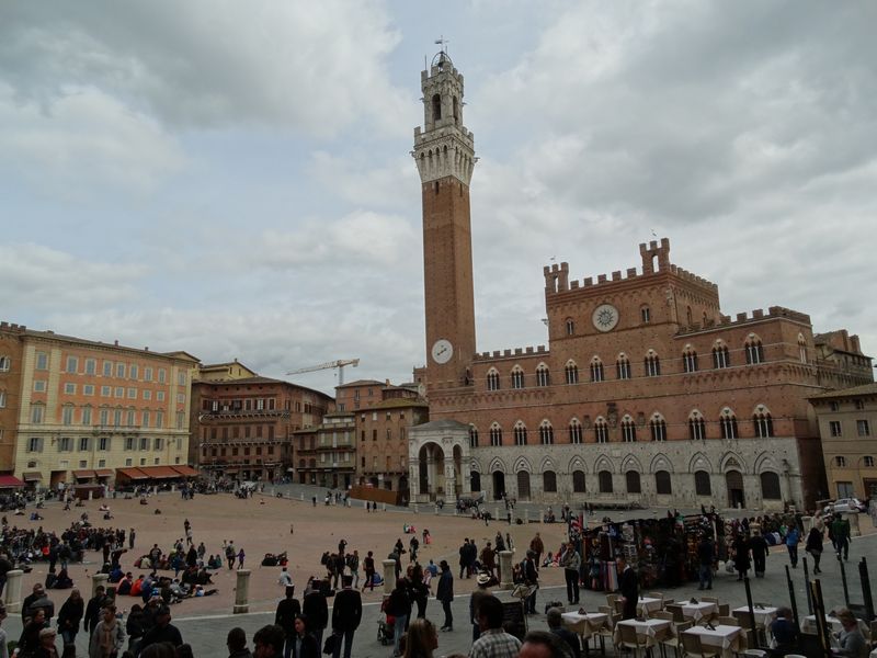 Piazza del Campo und der Palazzo Pubblico mit dem Torre del Mangia